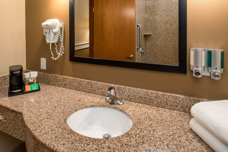 Bathroom 2, Best Western Kennewick Tri-Cities Center, Benton