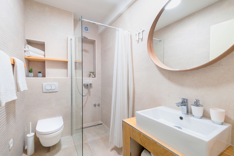 Bathroom 4, Fenice Palace, Šibenik