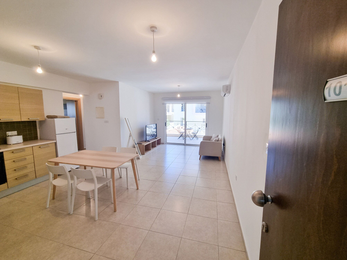 Others 4, Heaven in Yair's MPV Apartment, Larnaca
