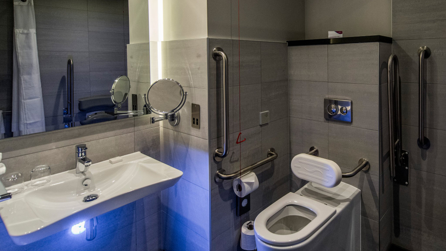 Bathroom 4, Crowne Plaza ABERDEEN AIRPORT by IHG, Aberdeen