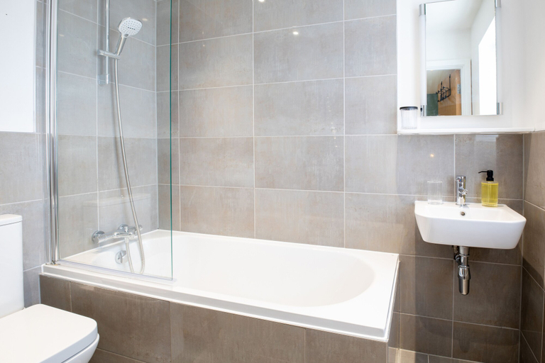 Bathroom 3, Orchard Point, Southampton