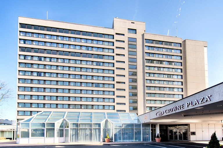 Exterior & Views 28