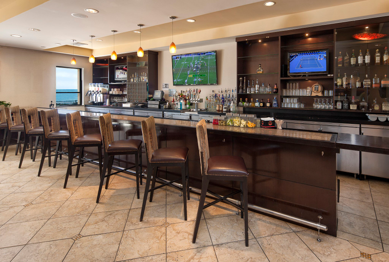 Food & Drinks 4, Crowne Plaza VENTURA BEACH by IHG, Ventura