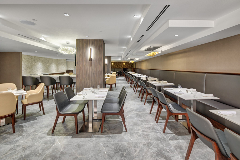 Food & Drinks 3, Crowne Plaza TORONTO AIRPORT by IHG, Toronto