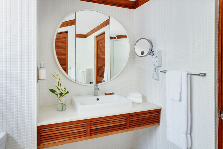 Bathroom 5, Couples Swept Away All Inclusive