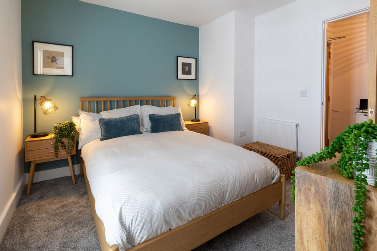 Bedroom 2, Orchard Point, Southampton