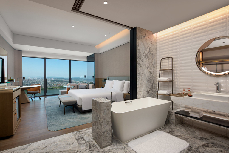 Bathroom 2, Crowne Plaza CHAOZHOU RIVERSIDE by IHG, Chaozhou