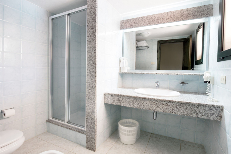 Bathroom 5, Club Hotel Marina Seada Beach, Nuoro