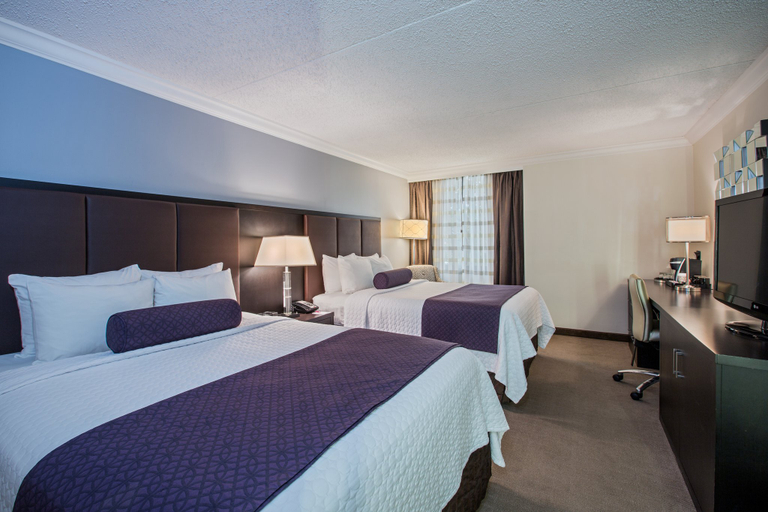 Bedroom 3, Crowne Plaza SUFFERN-MAHWAH by IHG, Rockland