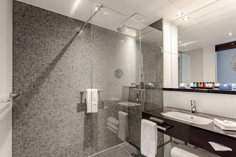 Bathroom 5, Crowne Plaza AMSTERDAM - SOUTH by IHG, Amsterdam