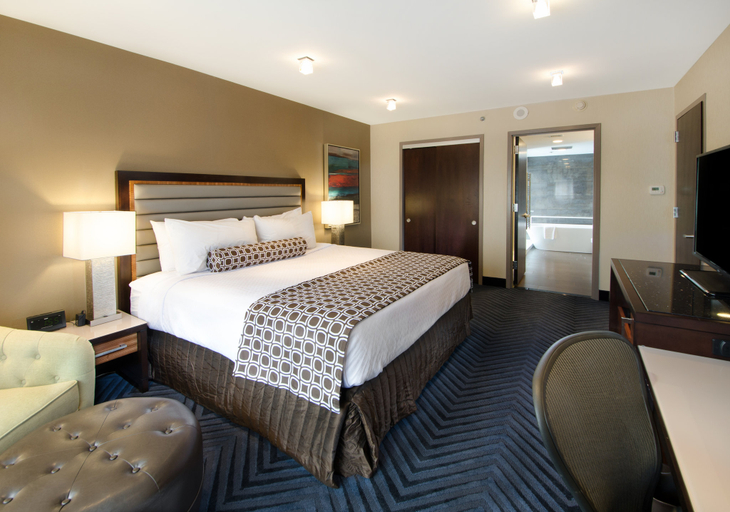 Bedroom 4, Crowne Plaza PRINCETON - CONFERENCE CENTER by IHG, Middlesex