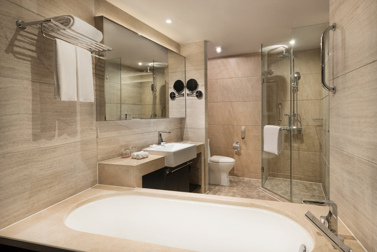 Bathroom 5, Crowne Plaza SHANGHAI XIAYANG LAKE by IHG, Shanghai