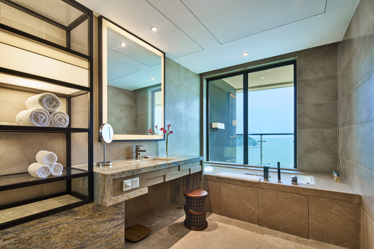 Bathroom 5, Crowne Plaza NINGBO XIANGSHAN SEA VIEW by IHG, Ningbo