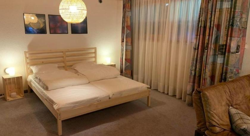 Finkenwiese Suite - mit Billiard und Whirlpool, bis zu 4 Gaste, Obersimmental