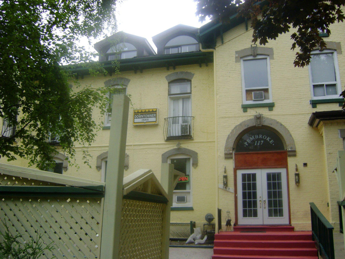 Exterior & Views 1, Knights Inn Downtown Toronto, Toronto