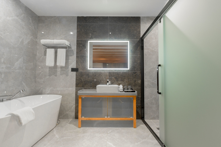 Bathroom 4, Purmei Hotel Lugu Lake, Lijiang