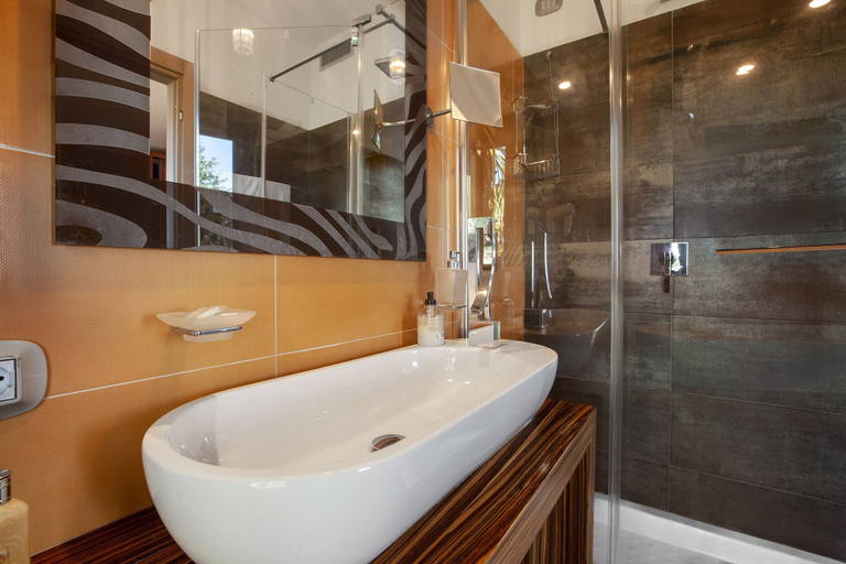 Bathroom 4, Villa Elia, Napoli