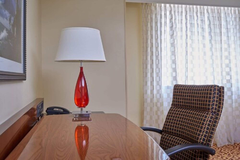Bedroom 3, Wyndham Cleveland Airport, Cuyahoga
