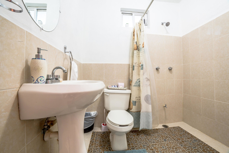 Bathroom 5, Mayan Villas Hotel, Lázaro Cárdenas