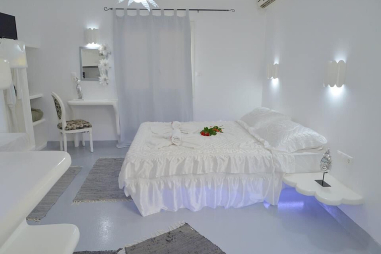 Bedroom 3, Moschoula studios, South Aegean