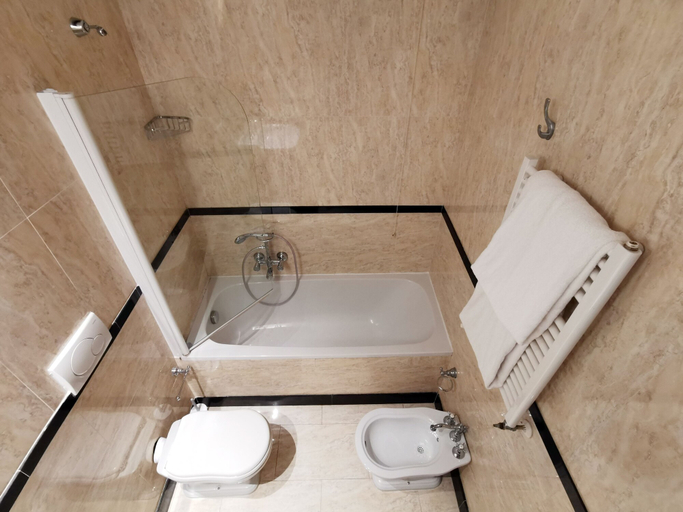 Bathroom 4, Hotel Valentino Palace, Roma