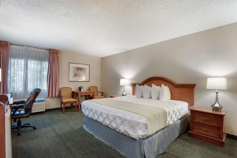 Bedroom 3, Surestay Plus By Best Western Reno Airport, Washoe