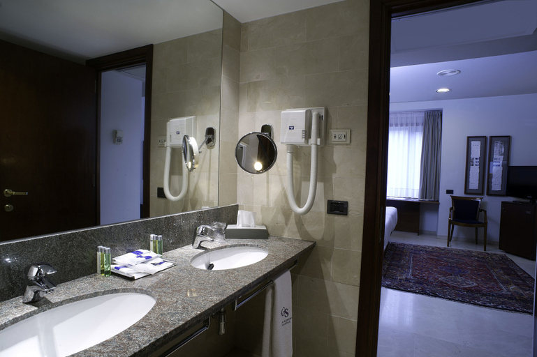 Bathroom 5, Gran Hotel Rey Don Jaime, Barcelona