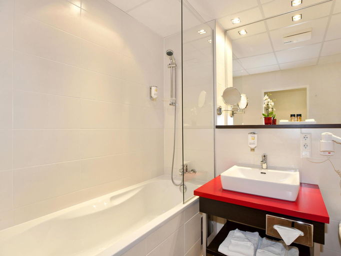 Bathroom 4, Best Western Plus Plaza Hotel Graz, Graz