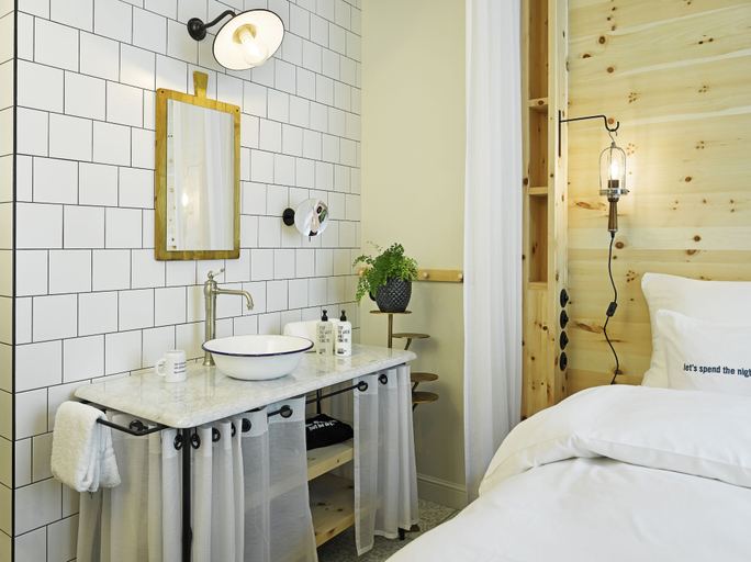 Bedroom 4, 25hours Hotel The Royal Bavarian, München