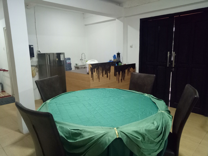 Dining Room 4