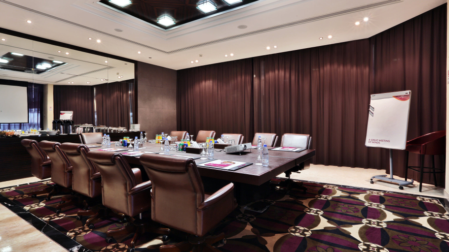 Business Facilities 2, Crowne Plaza BEIRUT by IHG, Beirut
