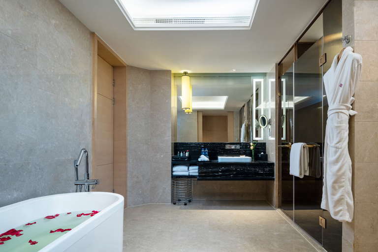 Bathroom 4, Crowne Plaza XI'AN by IHG, Xi'an