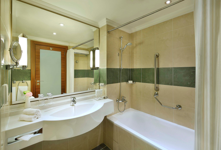Bathroom 5, Crowne Plaza AMMAN by IHG, Wadi Essier