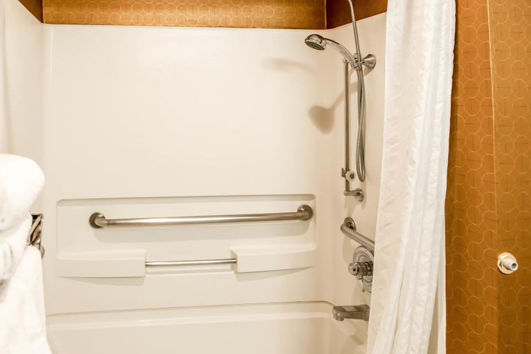 Bathroom 4, Comfort Inn Indianapolis South I-65, Indianapolis
