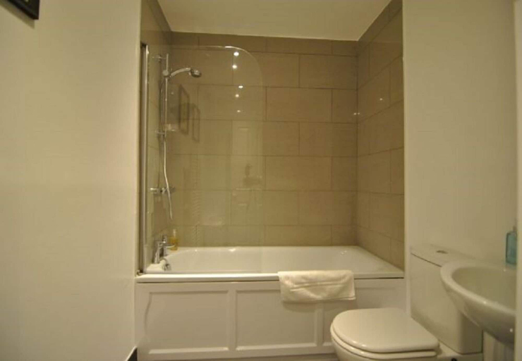 Bathroom 3, Lord Raglan House, Windsor and Maidenhead