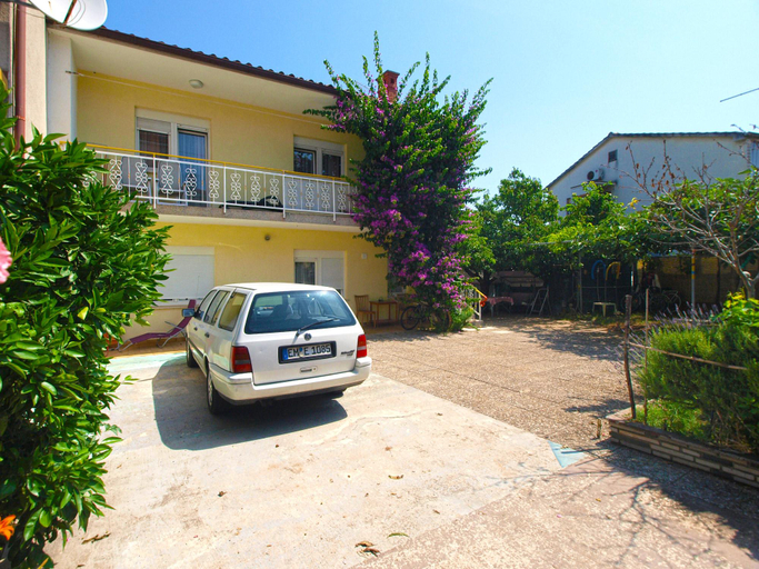 Others 5, Apartment 926, Pula