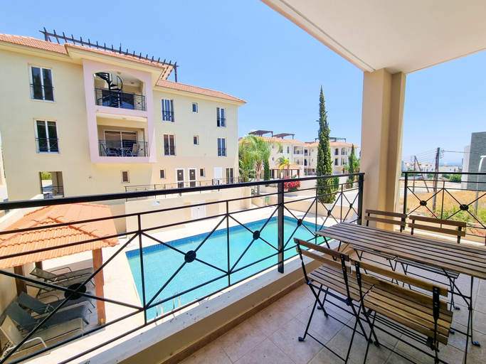 Others 5, Heaven in Yair's MPV Apartment, Larnaca