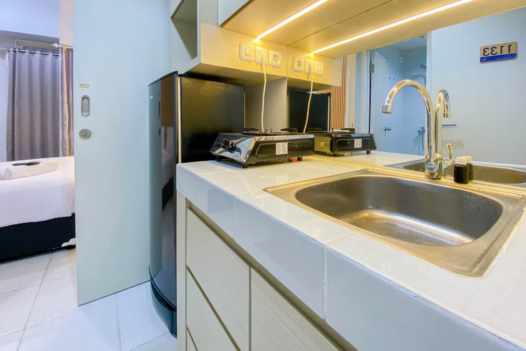 Others 4, Nice and Cozy Studio at Amartha View Apartment By Travelio, Semarang