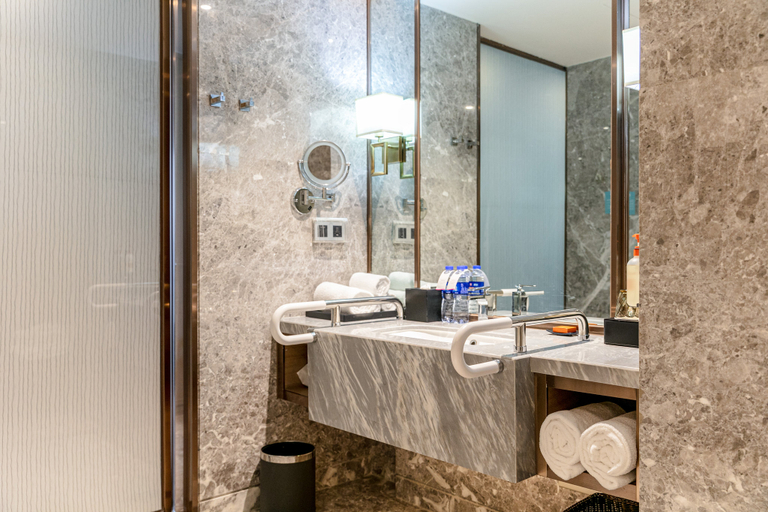 Bathroom 5, Crowne Plaza NANNING CITY CENTER by IHG, Nanning
