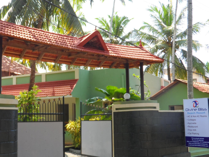 Exterior & Views