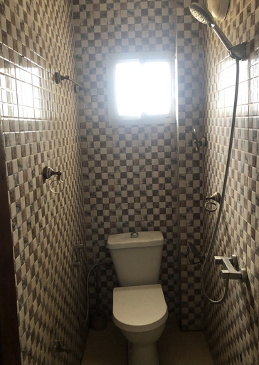 Bathroom, Parcelles Assainies, Dakar