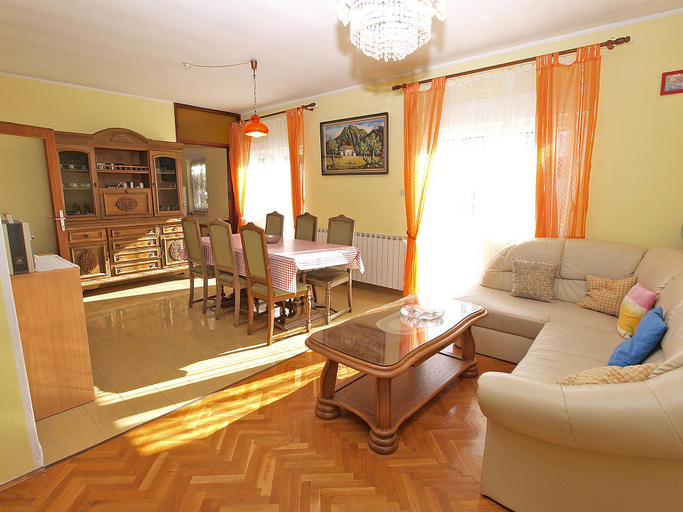 Others 3, Apartment 926, Pula