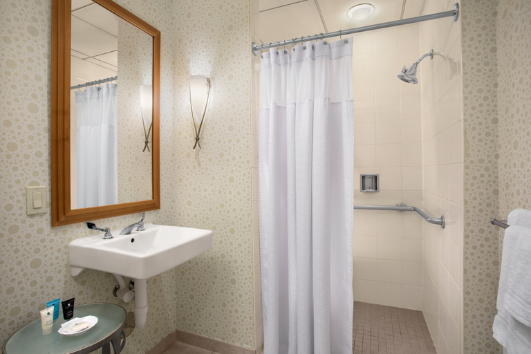 Bathroom 4, Crowne Plaza SAN FRANCISCO AIRPORT by IHG, San Mateo
