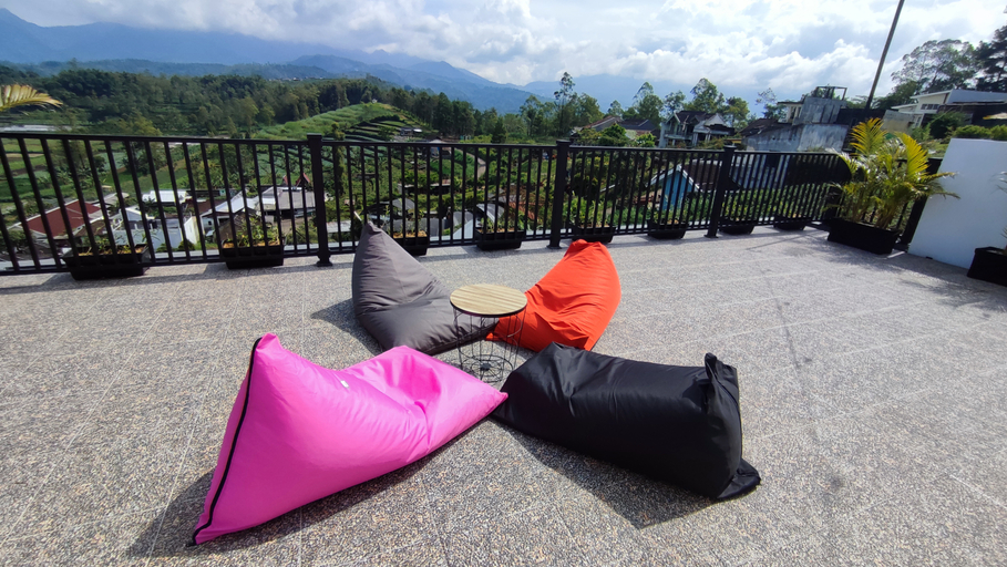 Others 3, MOUNTAIN HILL, Malang