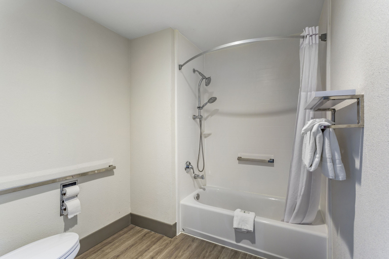 Bathroom 4, Quality Inn Murfreesboro - University Area, Rutherford