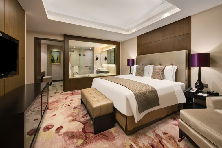 Bedroom 3, Crowne Plaza SHANGHAI XIAYANG LAKE by IHG, Shanghai