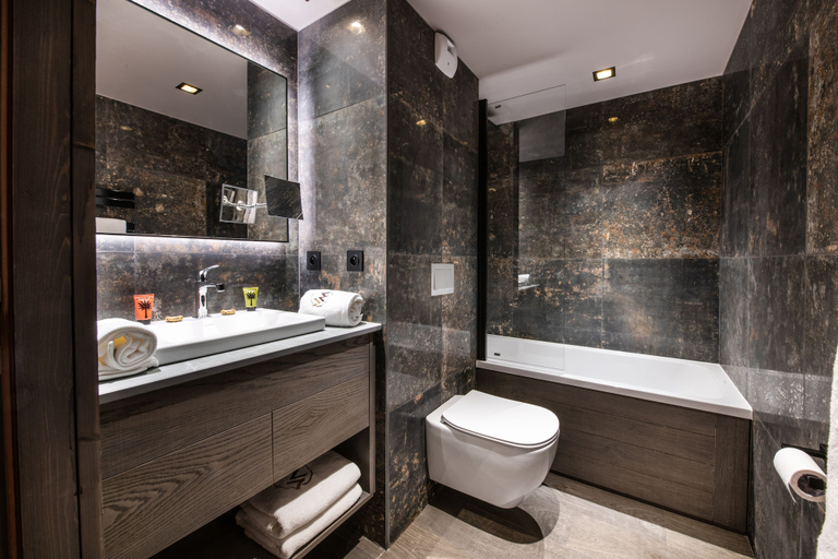 Bathroom 5, Chalets Izia, Savoie