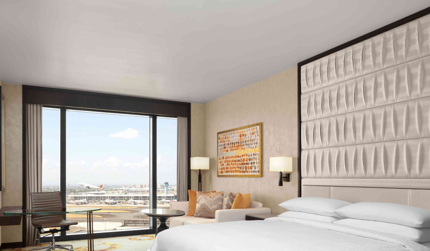 Bedroom 2, Sheraton Manila Hotel at Newport World Resorts, Pasay City