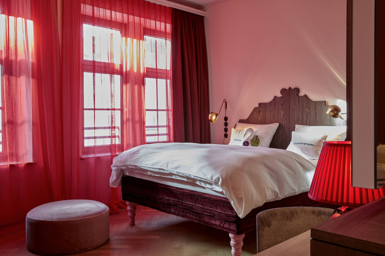 Bedroom 5, 25hours Hotel The Royal Bavarian, München