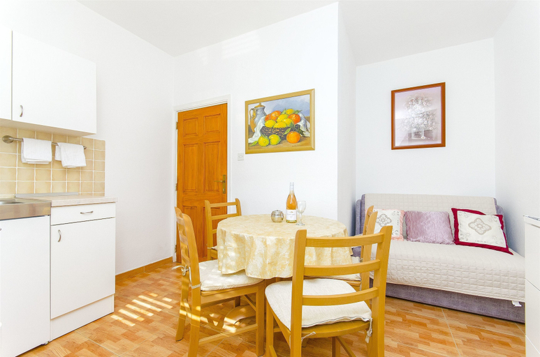 Others 4, Apartments Rose, Sućuraj